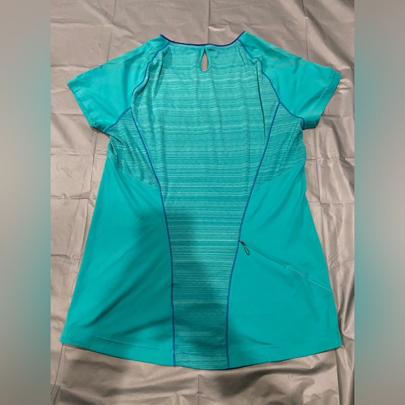 🩵Bright turquoise adidas top - Picture 4 of 5